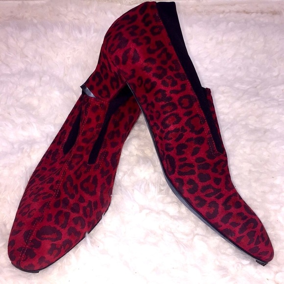 NWOT Thierry Rabotin Rena bootie
